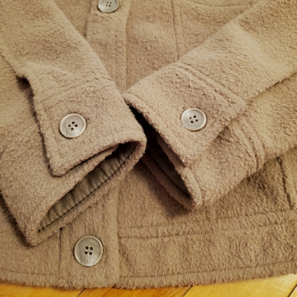 Joie Cropped Shacket. Tan / light brown. Size XL. Cozy. Jacket. Fall. - Picture 8 of 11